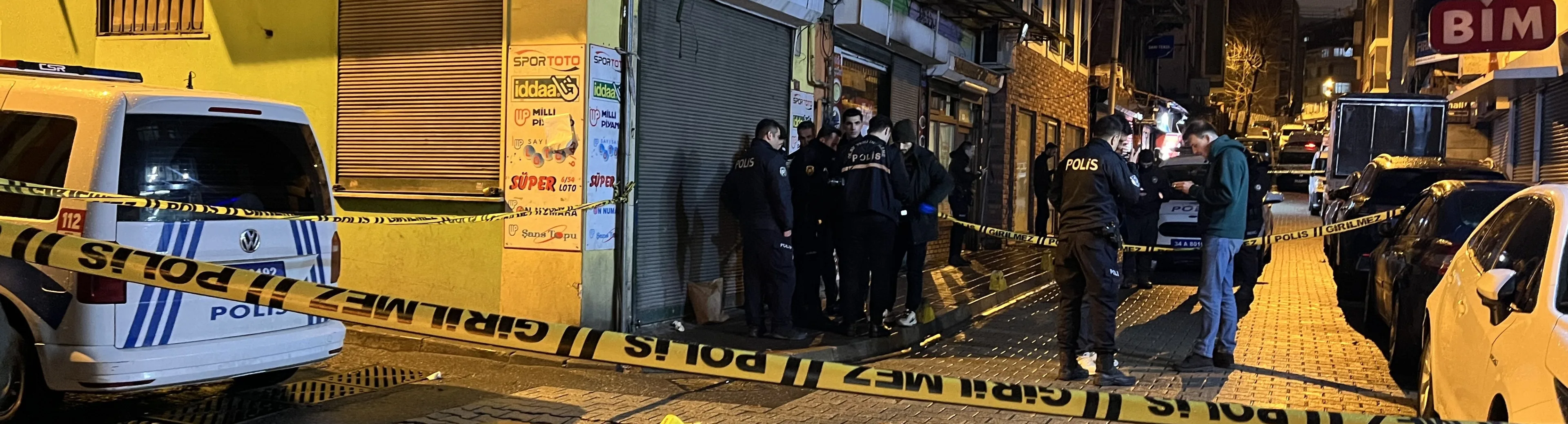 Fatih'te Kasklı Şüpheliler Çamaşırhaneyi Kurşun Yağmuruna Tuttu