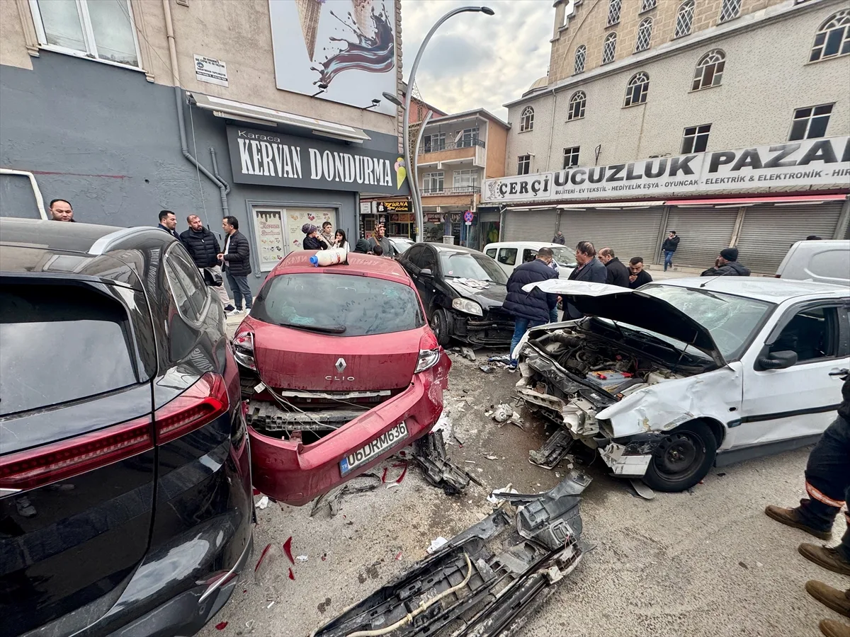 Ehliyetsiz Sürücü Polis Kovalamacasında Kaza Yaparak Yakalandı