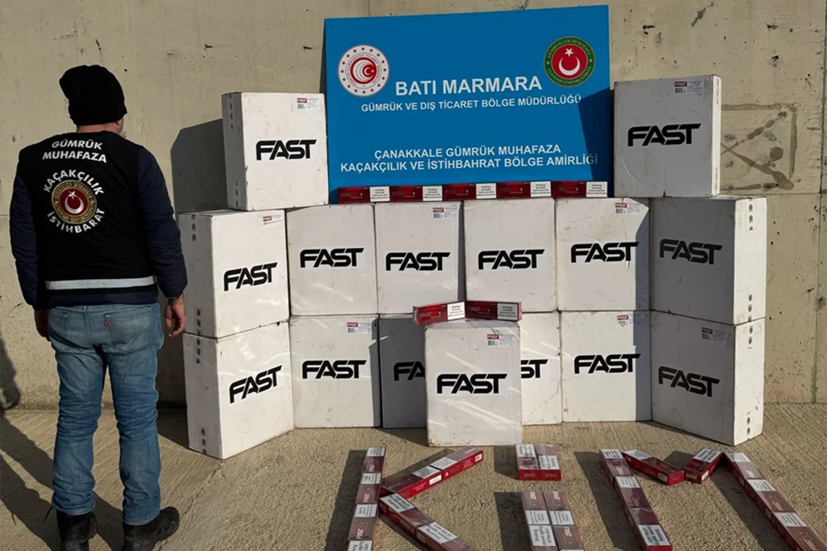 Çanakkale'de Gemiye Operasyon: 7 Bin 500 Paket Kaçak Sigara Ele Geçirildi