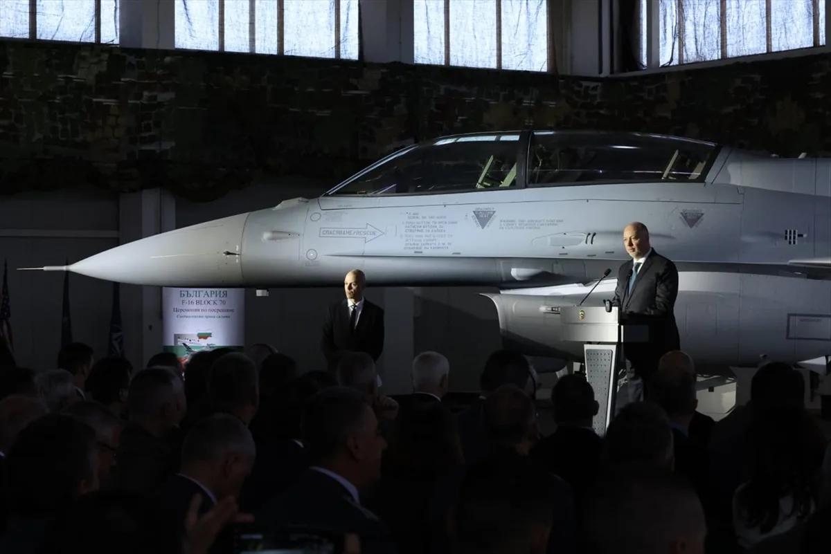Bulgaristan ilk F-16 Block 70 savaş uçağını teslim aldı
