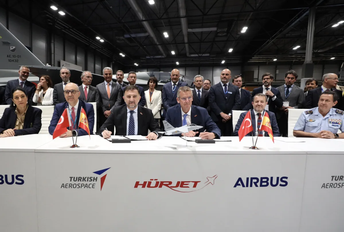 TUSAŞ ve AIRBUS, HÜRJET için imzaları atmak için IDEF 2025 kapsamında bir araya geldi