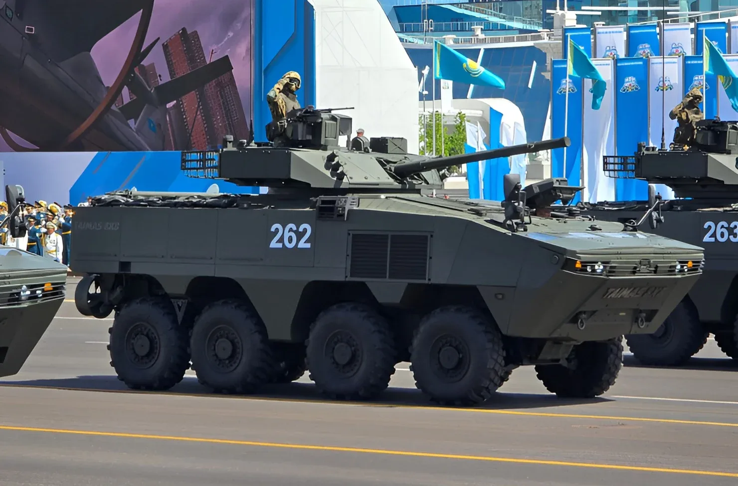 Kazakistan ordusu Taimas 8x8’i hizmete alıyor