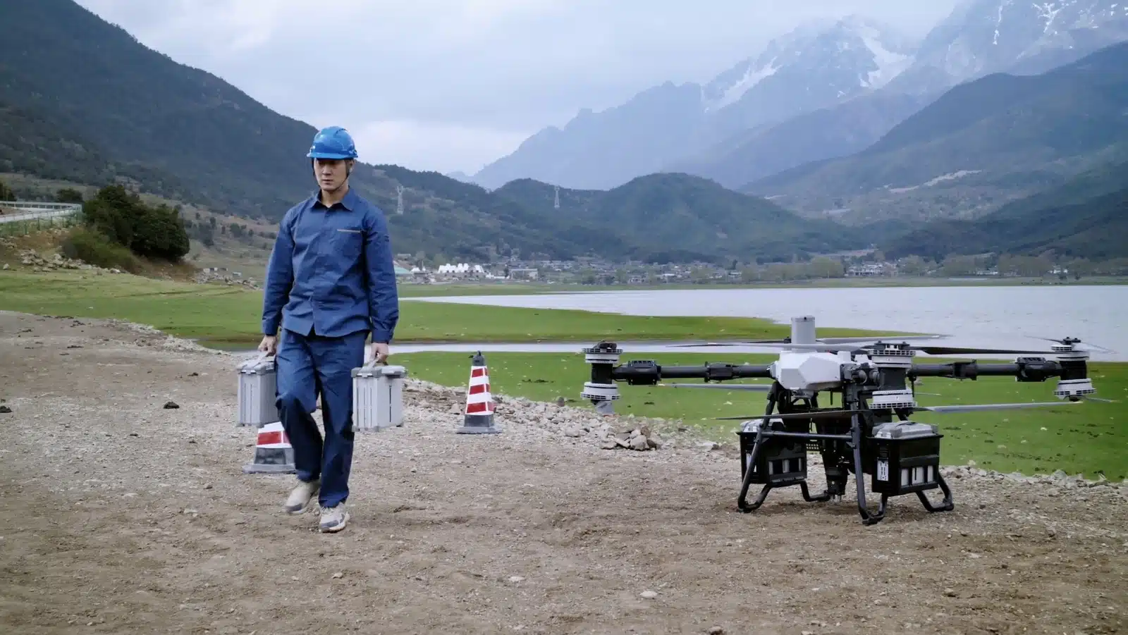 Askeri lojistiğe uyarlanabilir sivil drone: DJI FlyCart 100 tanıtıldı