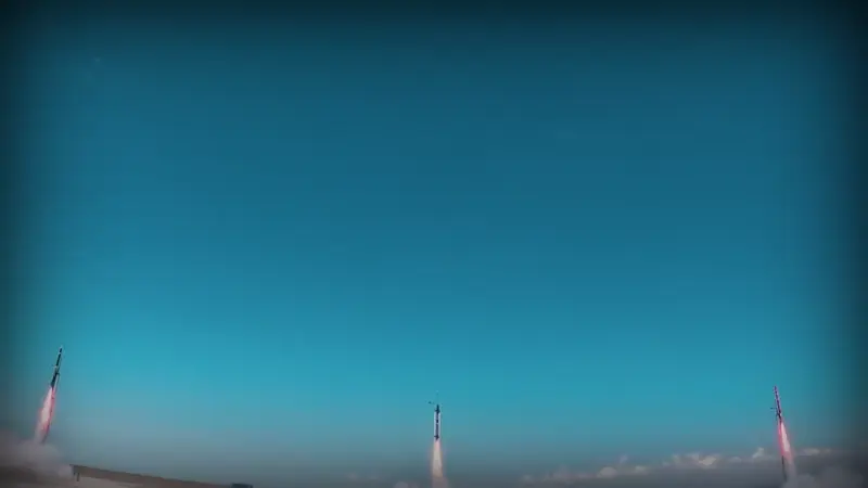 TEKNOFEST Roket Yarışması'nda tarihi an: Üç roket aynı anda fırlatıldı