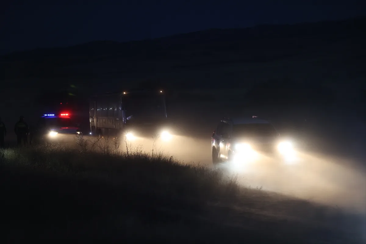 Gürcistan’da düşen askeri kargo uçağının enkazında arama kurtarma çalışmaları gece boyunca sürdü