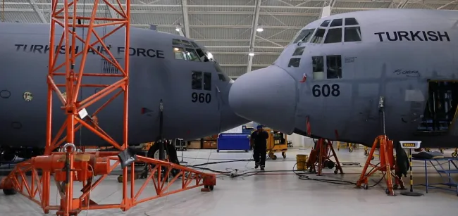 Lockheed C-130 Hercules kargo uçağı nedir özellikleri nelerdir?