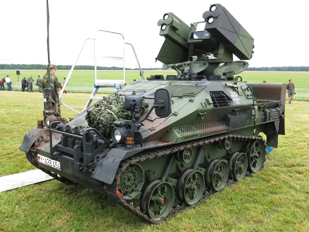 Wiesel 2 Ozelot platformu üzerindeki leFlaSys kısa menzilli hava savunma sistemi