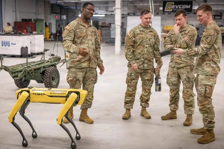 ABD ordusu, robotik sistem taktikleri kursu başlattı