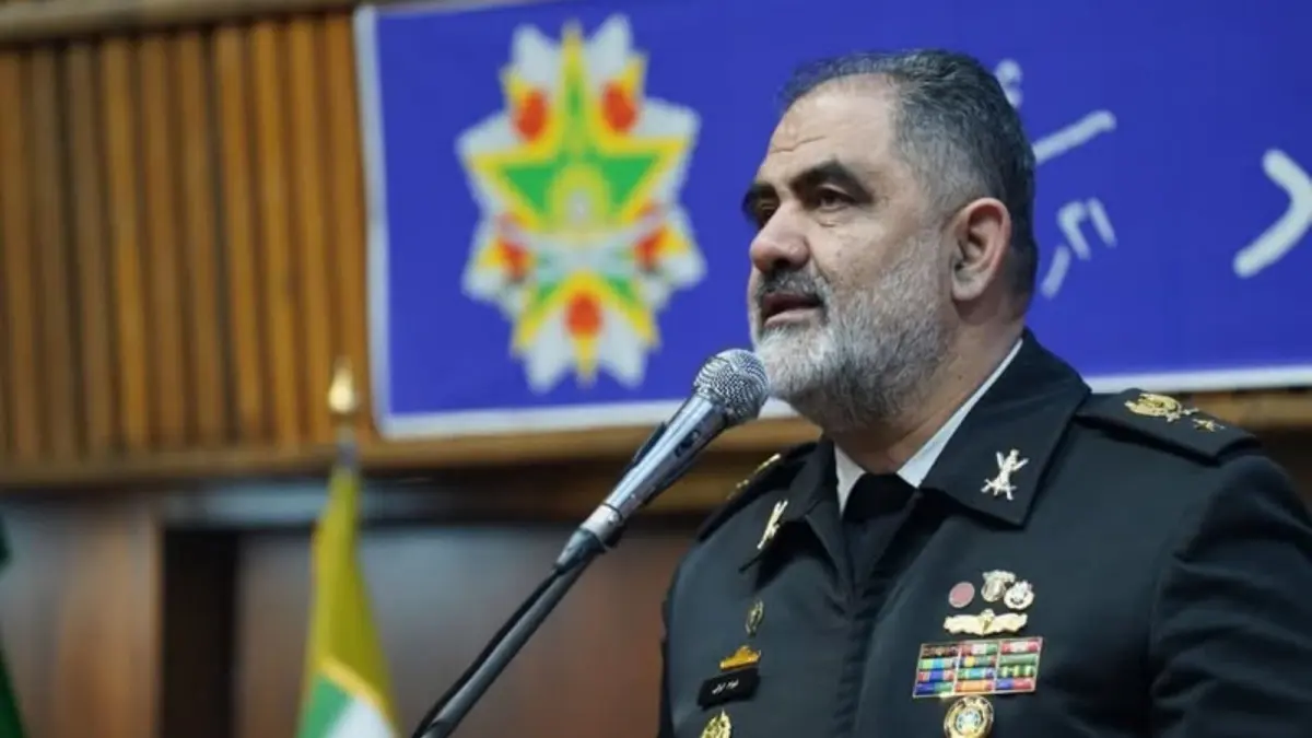 İran Deniz Kuvvetleri Komutanı, ABD uçak gemisini füze menziline girerse hedef alacaklarını söyledi