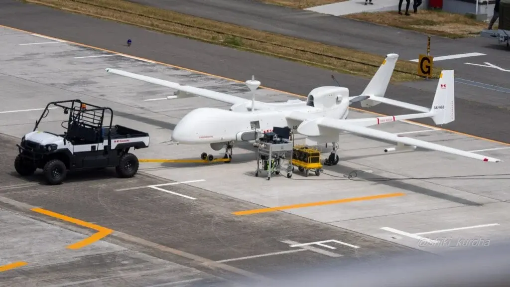 Heron MK II Şirahama Havaalanı pistinde görüntülendi