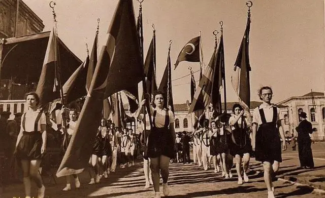 Günümüzde 19 Mayıs, Atatürk’ü Anma, Gençlik ve Spor Bayramı olarak kutlanıyor