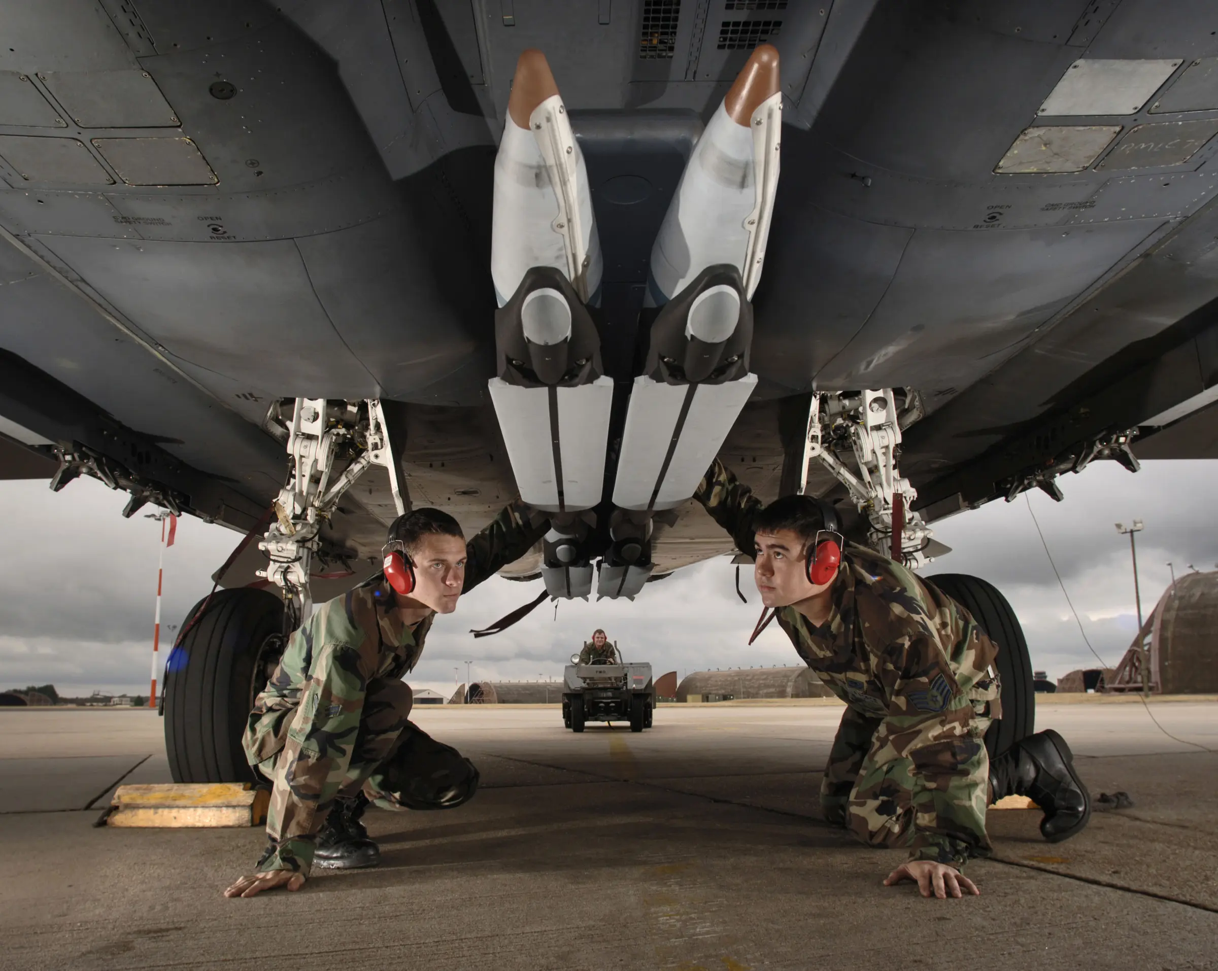 GBU-39B (Küçük Çaplı Bomba - SDB), ABD tarafından geliştirilen 250 pound (yaklaşık 113 kg) ağırlığında, hassas güdümlü ve uzak menzilli bir mühimmattır