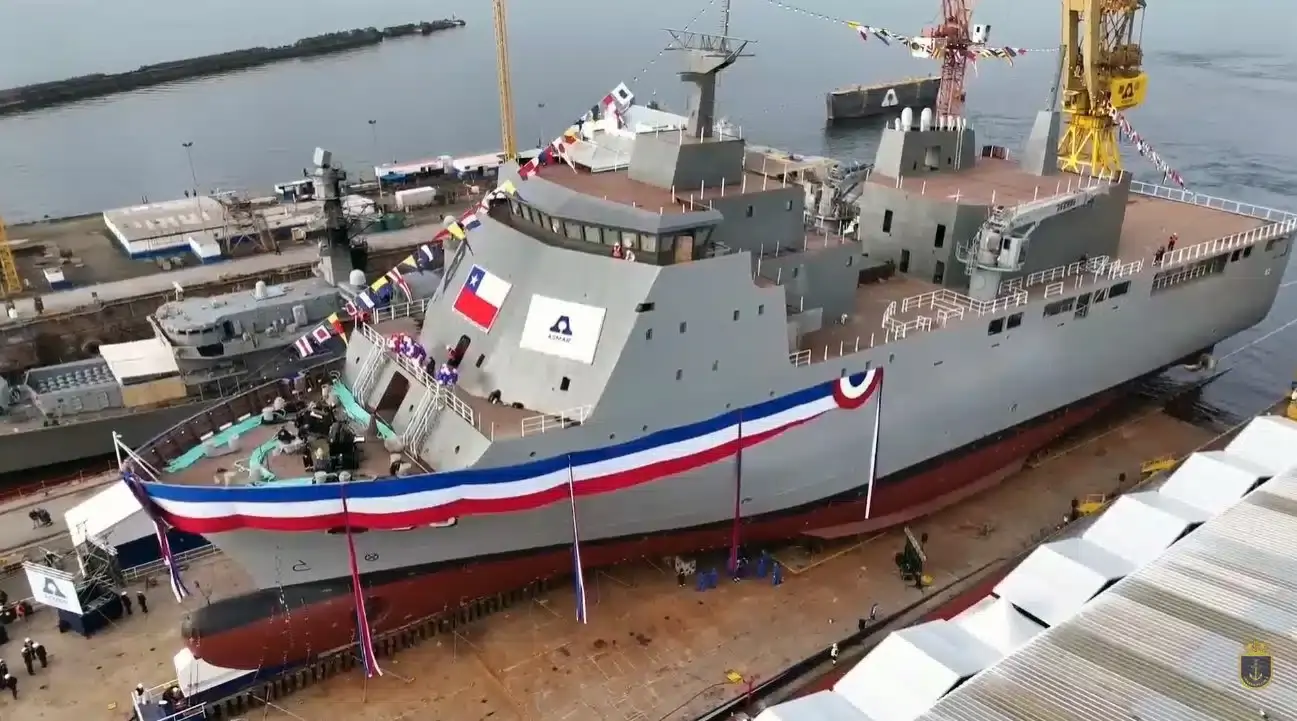 Şili’nin 8 bin tonluk çıkarma gemisi Magallanes denize indirildi