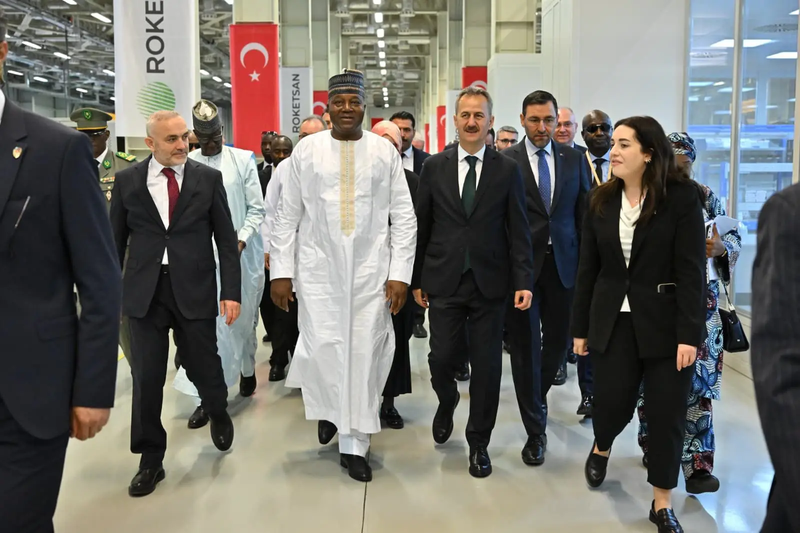 Nijer Cumhurbaşkanı Tchiani ROKETSAN tesislerini ziyaret etti