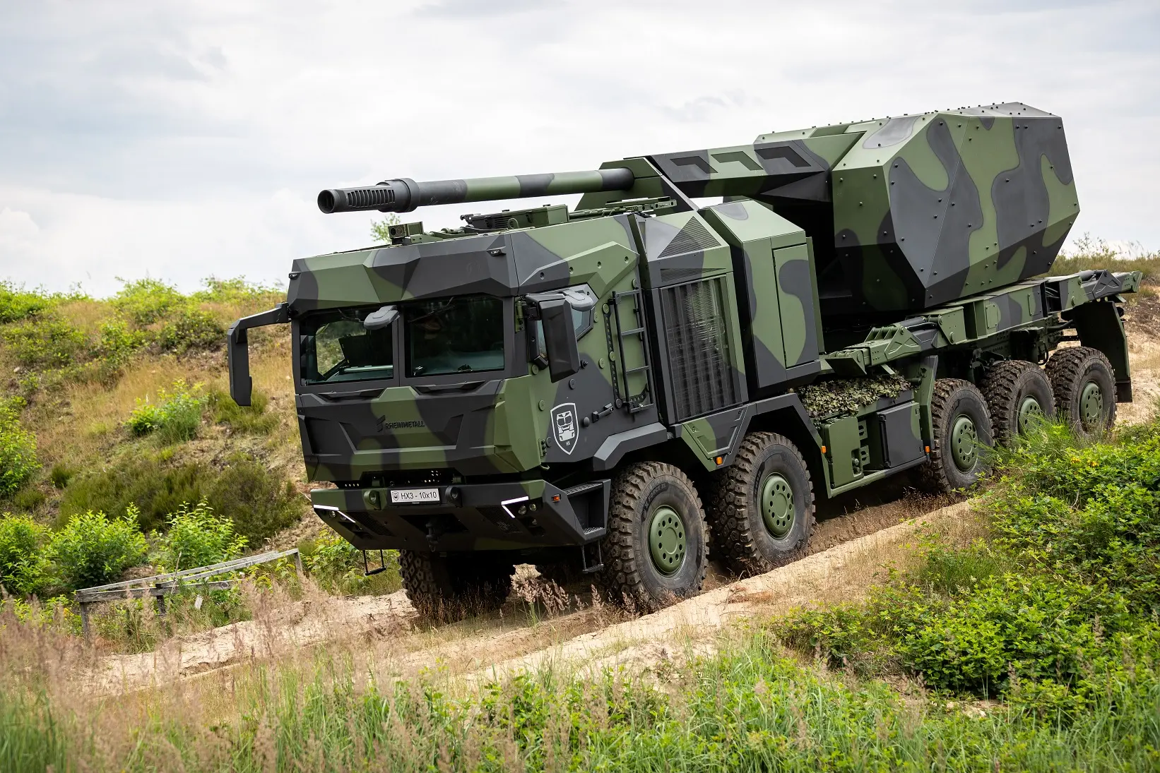 Bundeswehr Rheinmetall’den 2 binden fazla HX askeri lojistik araç alacak
