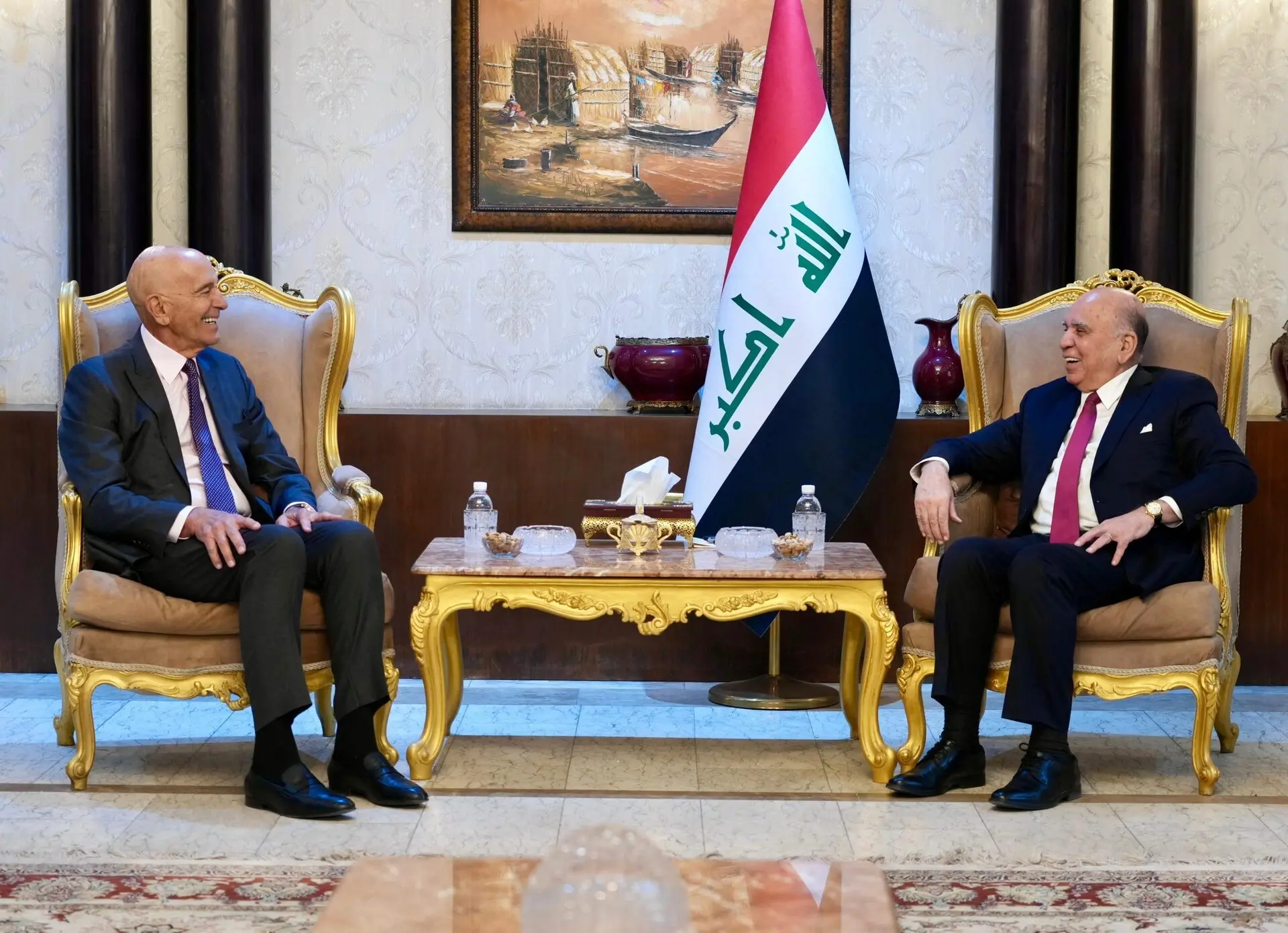 Irak Dışişleri Bakanı Fuad Hüseyin' ve ABD'nin Irak ve Suriye Özel Temsilcisi Tom Barrack