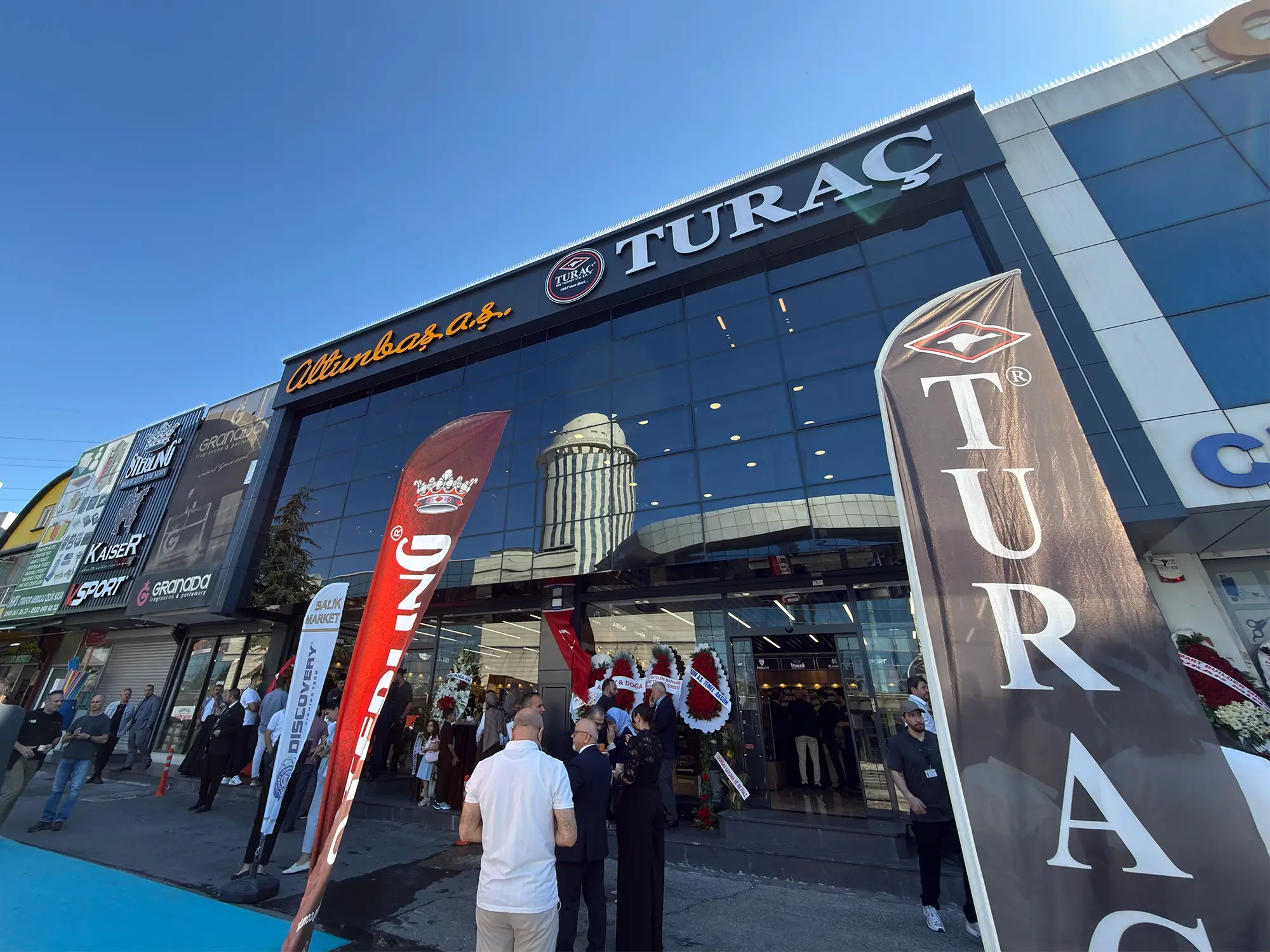 Altunbaş İstanbul’da yenilenen mağazasını hizmete açtı