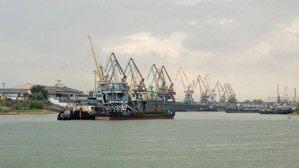 AI Modu Sohbeti: irtysh river transportirtysh river transportİrtiş Nehri (Irtysh River), Çin'de doğup Kazakistan ve Rusya topraklarından geçerek Ob Nehri'ne dökülen, toplam 4.248 km uzunluğuyla dünyanın en önemli sınır aşan su yollarından biridir.