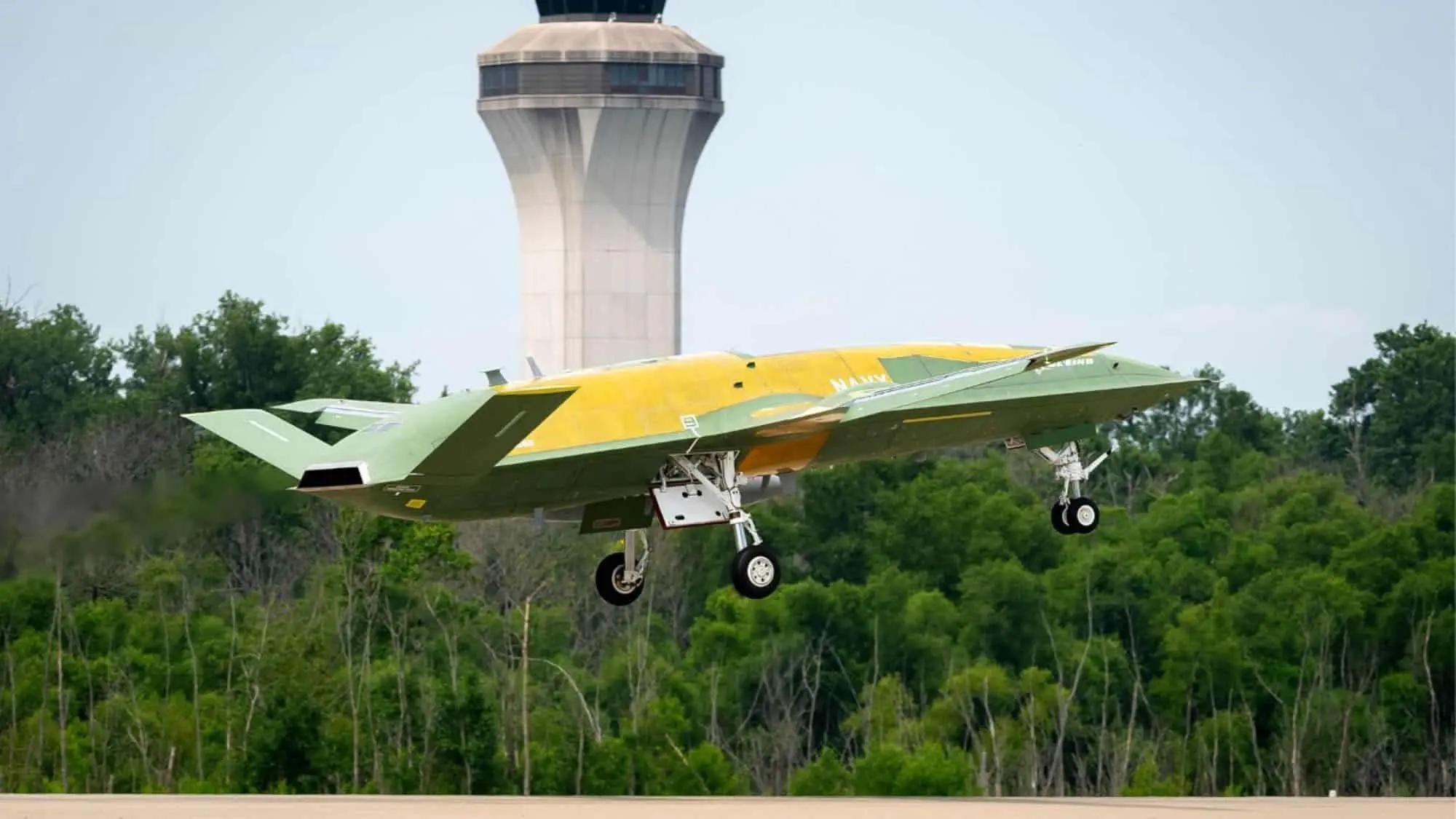 ABD’nin insansız yakıt ikmal uçağı MQ-25 Stingray test sürecinde ilerliyor