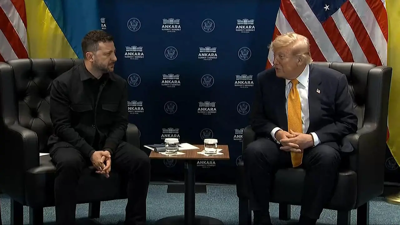 ABD Başkanı Donald Trump, Ukrayna Cumhurbaşkanı Volodimir Zelenski ile birlikte.