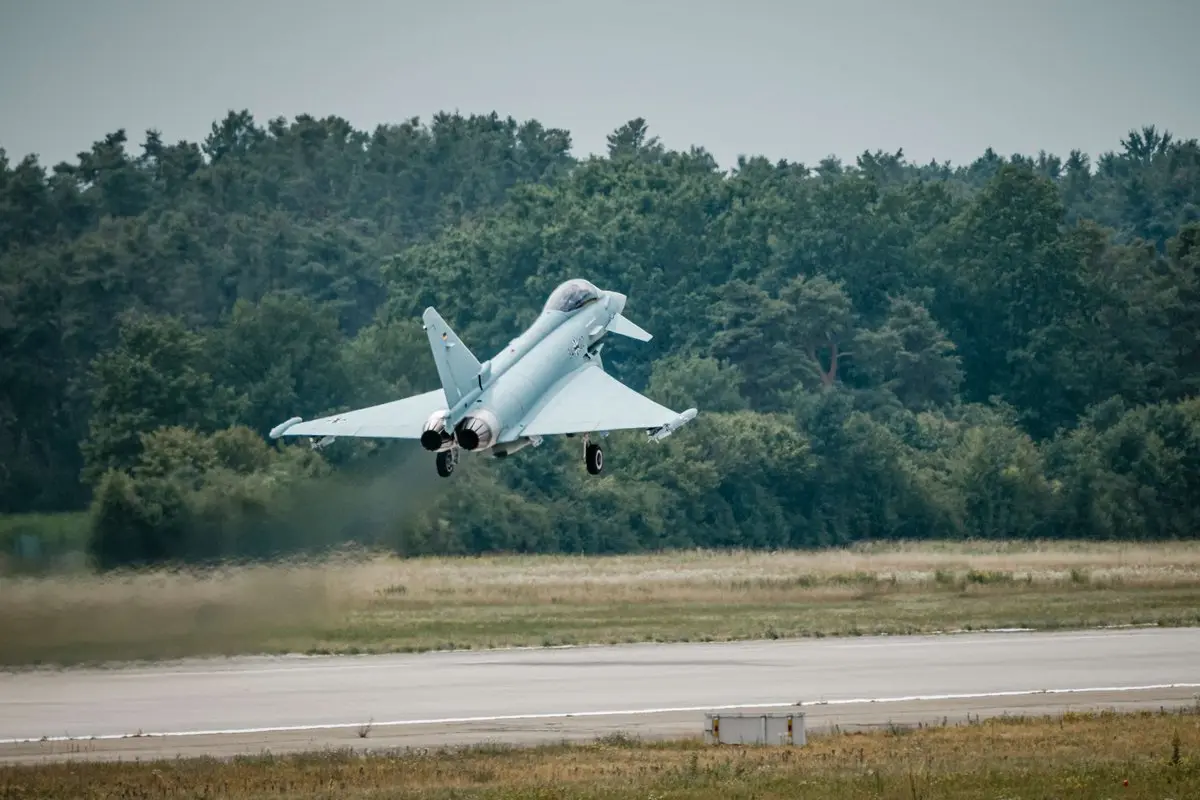 Almanya’nın yeni nesil Eurofighter’ı ilk uçuşunu gerçekleştirdi