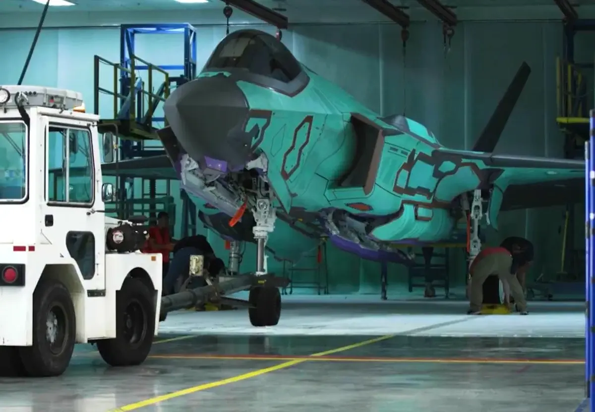 Almanya’nın ilk F-35 savaş uçağı uçuşa hazırlanıyor