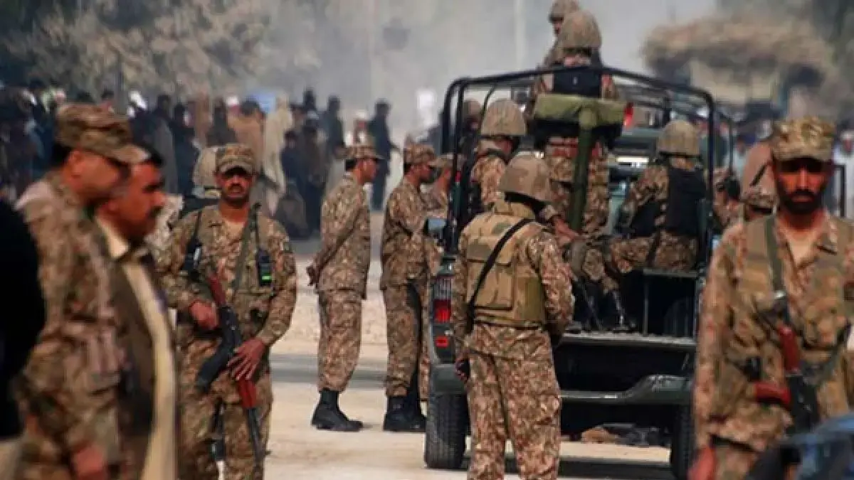 Pakistan ordusu Belucistan'da 5 militanı etkisiz hale getirdi