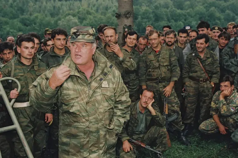 Savaş suçlusu general Ratko Mladiç, Srebrenitsa kasabasına girdikten hemen sonra etrafındaki Sırp askerlerine ve kameralara karşı ''Türklerden (Müslüman Boşnakları kastederek) intikam alma vakti geldi" demiştir.