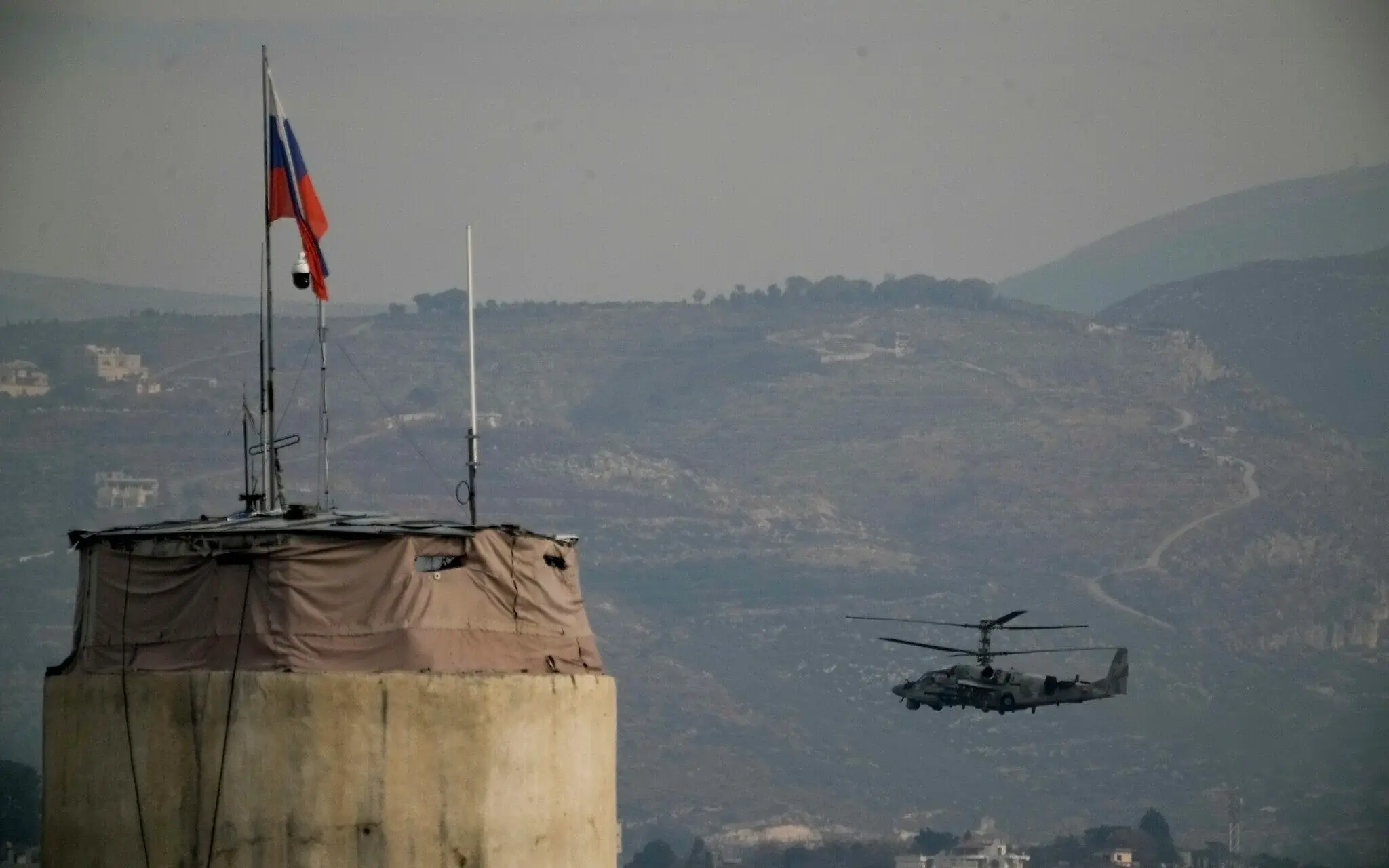 Hmeymim Hava üssü Suriye İç Savaşı'na Rus askeri müdahalesinin ana merkezi olarak hizmet etmiştir.