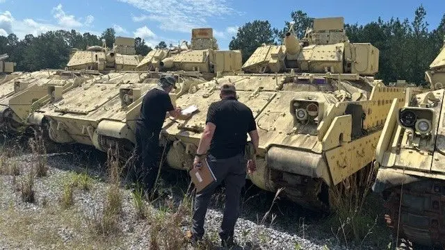 Yunan ordusundan yetkililer, ABD’de yedek olarak bulunan M2A2 Bradley zırhlı araçlardan 164 tanesini seçmesiyle gündeme gelmişti.
