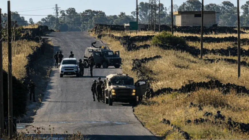 İsrail güçleri Suriye'nin Kuneytra kentinin güney kırsalına doğru ilerliyor.