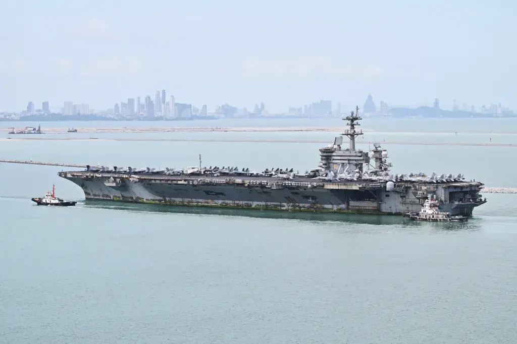 USS Abraham Lincoln, uzun görev süresi neticesinde yosun ve paslanmalar gündemdeki yerini aldı.
Kaynak: Anthony Wallace - AFP