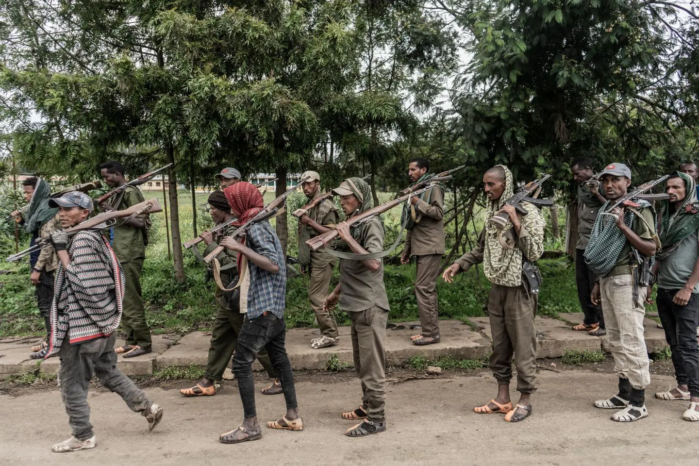 Amhara bölgesindeki silahlı unsurlar, Tigray ile aralarındaki tartışmalı topraklar nedeniyle federal hükümetin operasyonlarına destek verdi. Batı Tigray üzerindeki anlaşmazlık, savaş sonrasında da çözülemedi.