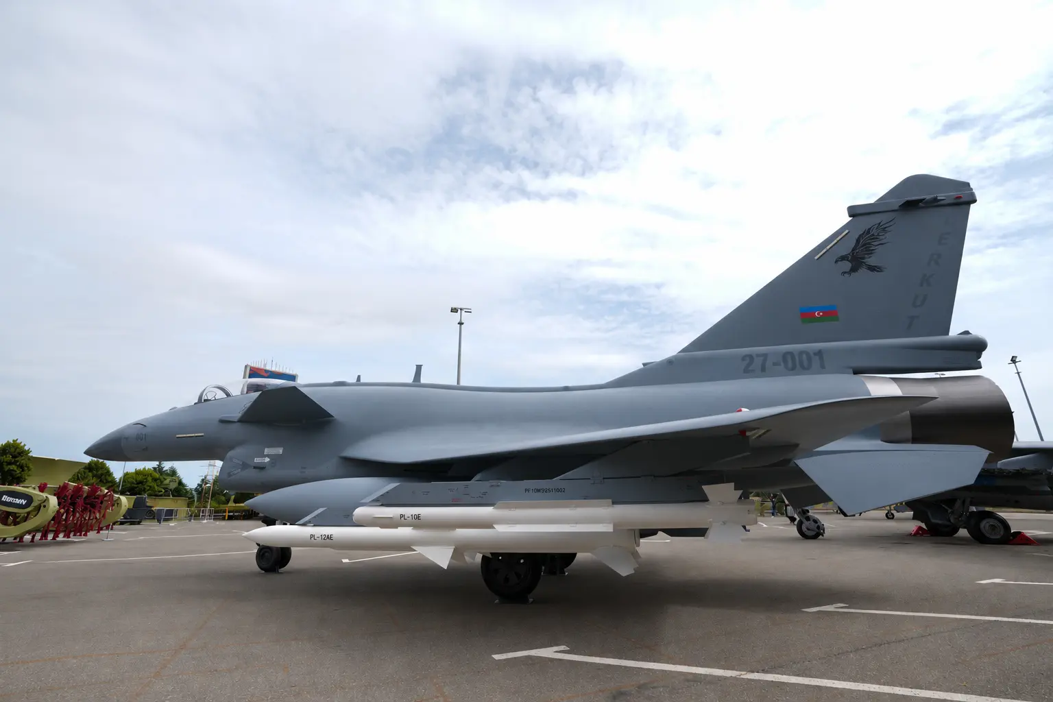 J-10CE ADEX 2026’da Azerbaycan renkleriyle ortaya çıktı
