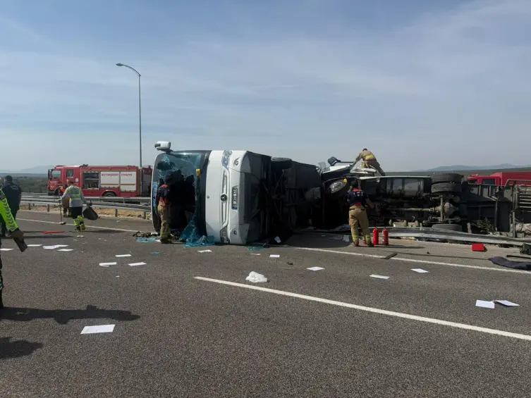 Manisa'da feci trafik kazası: 11 kişi hayatını kaybetti