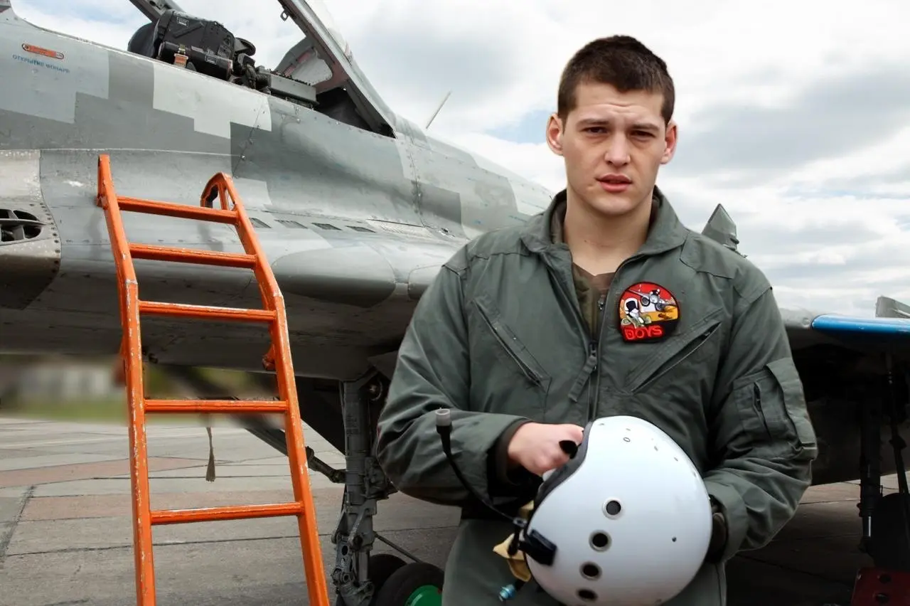 Kırım Tatar pilot Marat Mambetov, son yolculuğuna uğurlandı