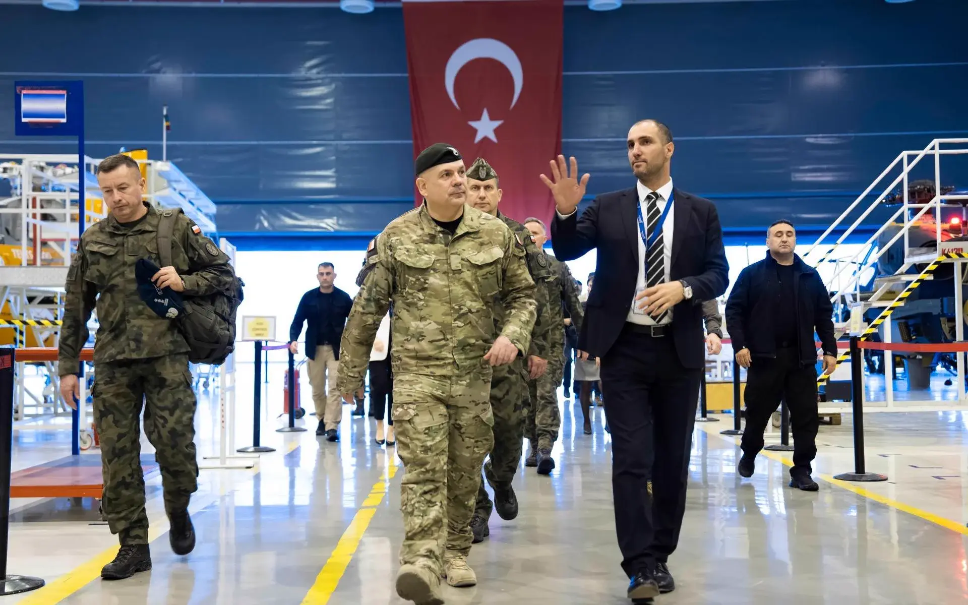 Polonya Genelkurmay Başkanı Kukula, Türkiye'nin savunma sistemlerini inceledi